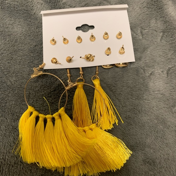 NWT | Fashion Earrings | 6 Pairs of Dangly & Stud Earrings - Picture 4 of 4